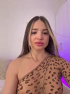 Изображение секс-шоу модели Ashleyjenner_