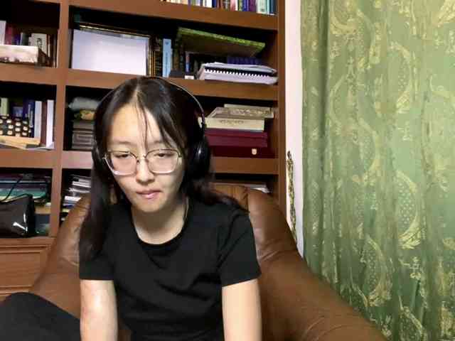 Изображение секс-шоу модели MellieTormey