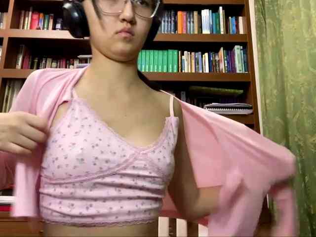 Изображение секс-шоу модели MellieTormey