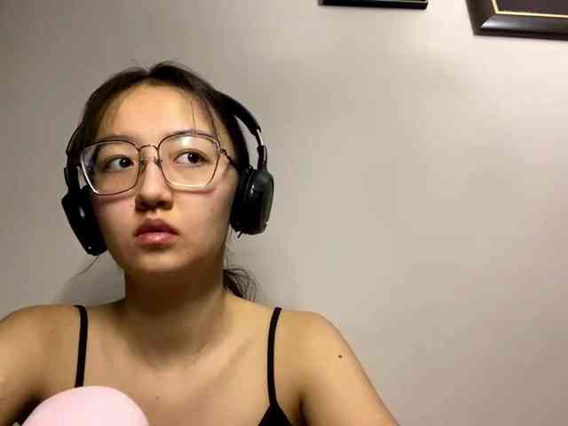 Изображение секс-шоу модели MellieTormey