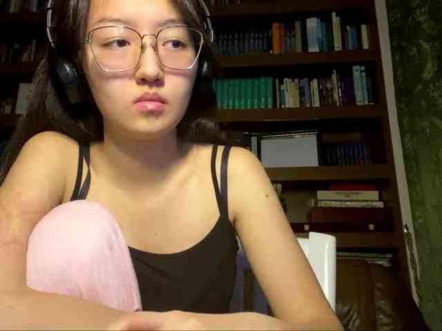 Изображение секс-шоу модели MellieTormey