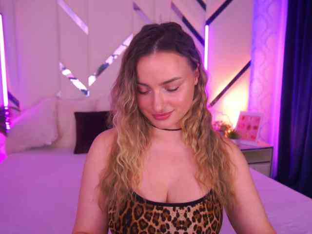 Изображение секс-шоу модели FloraGreys