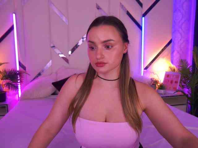 Изображение секс-шоу модели FloraGreys