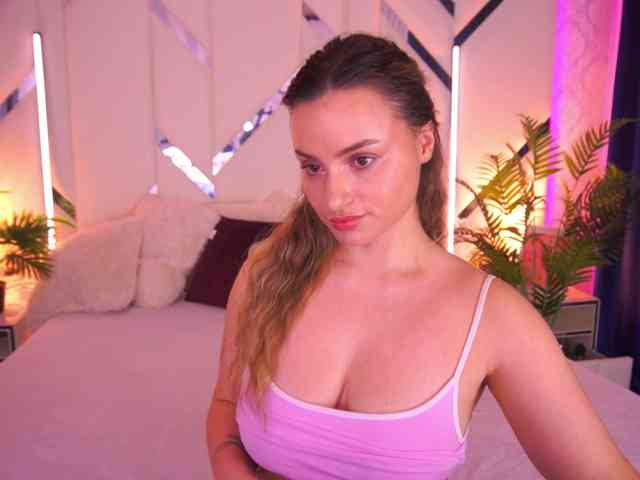 Изображение секс-шоу модели FloraGreys