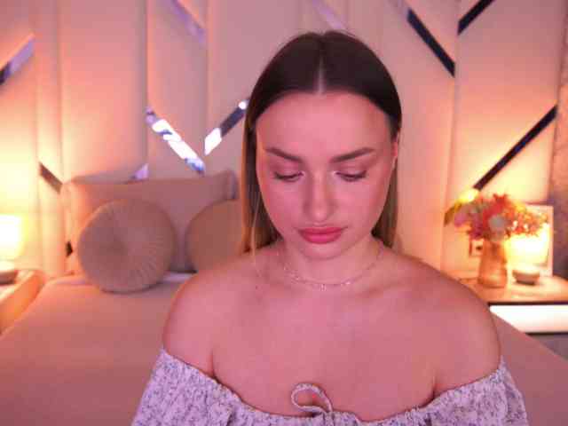 Изображение секс-шоу модели FloraGreys