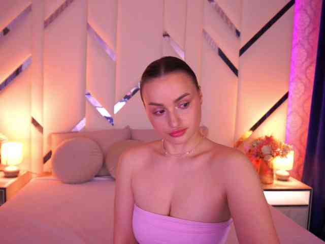Изображение секс-шоу модели FloraGreys