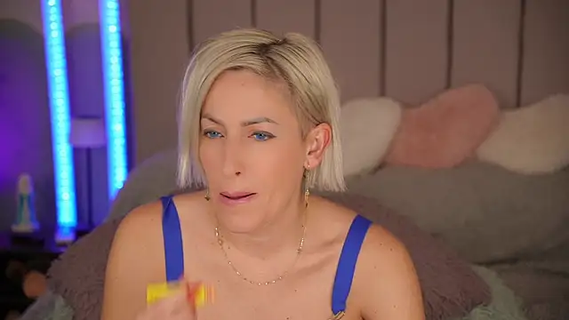 VickySecret96's sex show image VickySecret96's sex show image