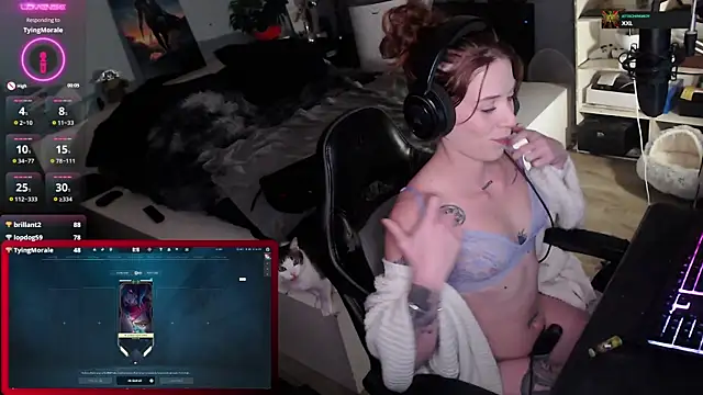 Sexshow-Bild von Horny_Makima Sexshow-Bild von Horny_Makima