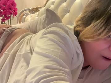 kiradivine's sex show image