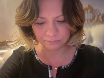 kiradivine's sex show image