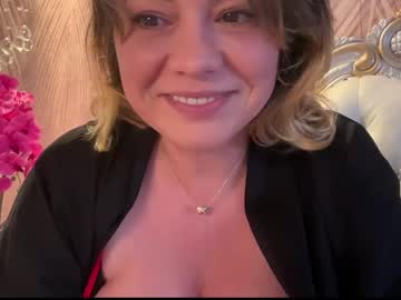 kiradivine's sex show image