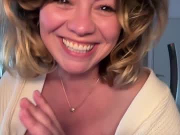 kiradivine's sex show image