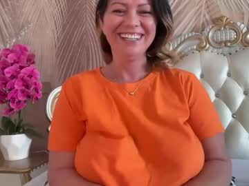 kiradivine's sex show image