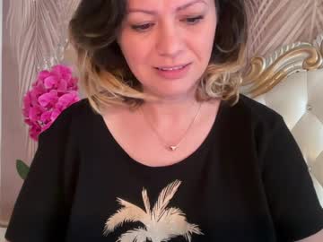 kiradivine's sex show image