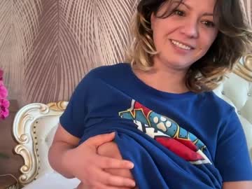 kiradivine's sex show image