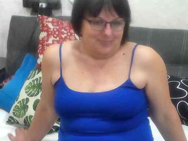 KyliePage1's sex show image