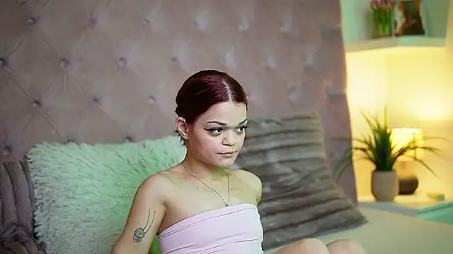 MaiaMini's sex show image MaiaMini's sex show image