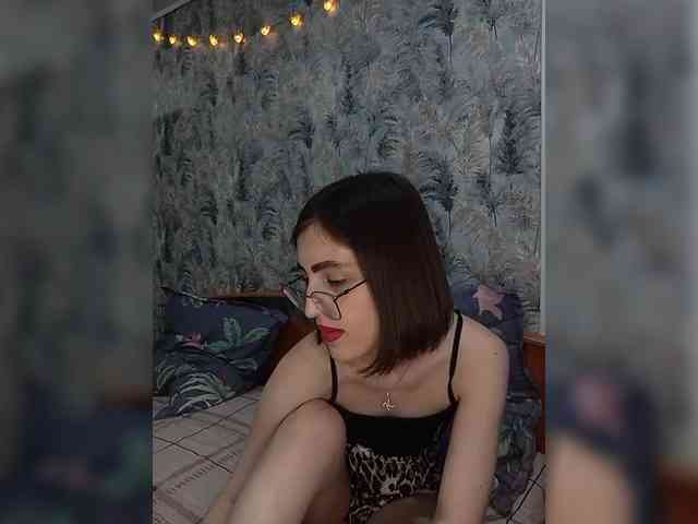 kiska-kira's sex show image