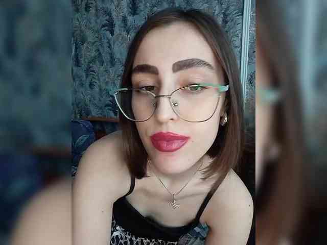 kiska-kira's sex show image