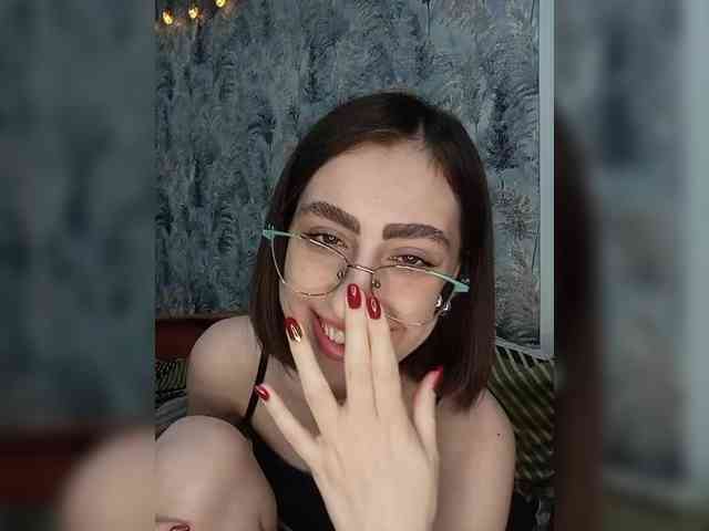 kiska-kira's sex show image