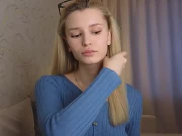 yennaone's sex show image