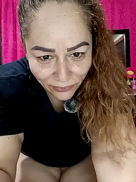 SluttyMilf79's sex show image