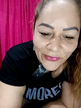 SluttyMilf79's sex show image