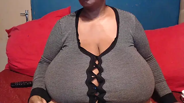 Изображение секс-шоу модели CUTEFIRMMELONSS