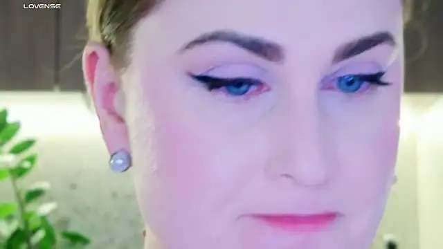 Изображение секс-шоу модели Miss_Magic_Eyes_