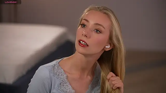 Vika54784's sex show image