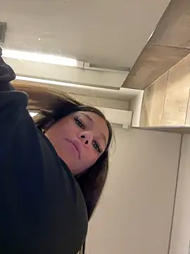 Alyshanon18's sex show image