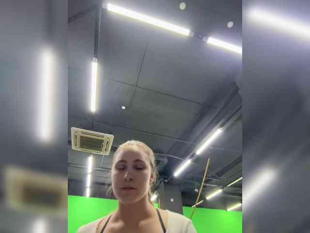 Adelaida1001's sex show image