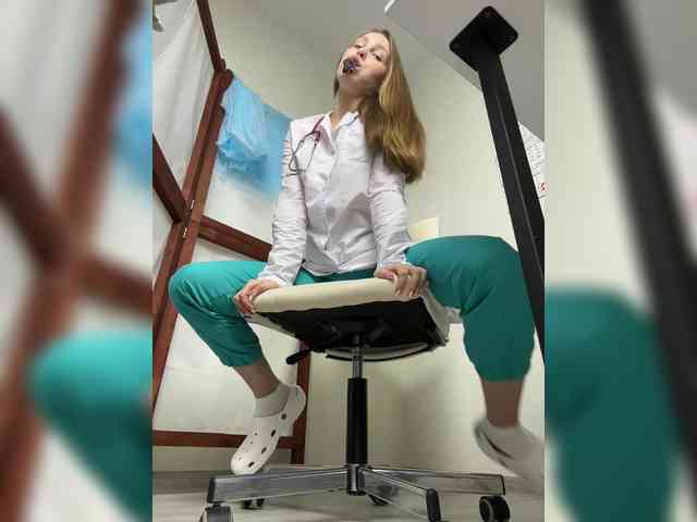 Adelaida1001's sex show image