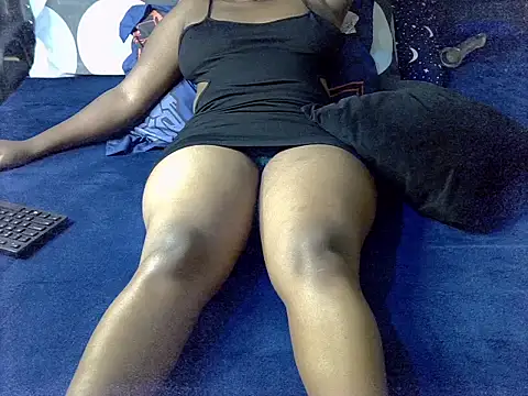 Bed_cinnamon's sex show image