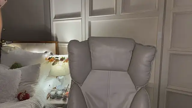 UrLillShy's sex show image UrLillShy's sex show image