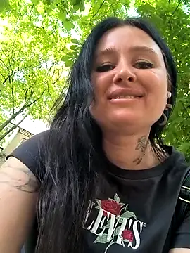 KikiXRed's sex show image