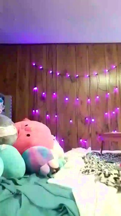 Shyg1rl's sex show image