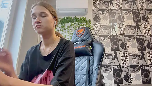 Изображение секс-шоу модели helgicuteness Изображение секс-шоу модели helgicuteness