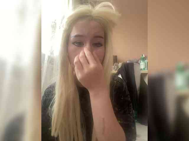 Изображение секс-шоу модели HelgaBillions Изображение секс-шоу модели HelgaBillions