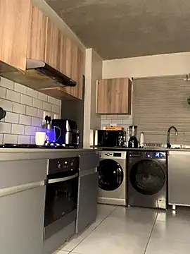 CurvyDesire1's sex show image