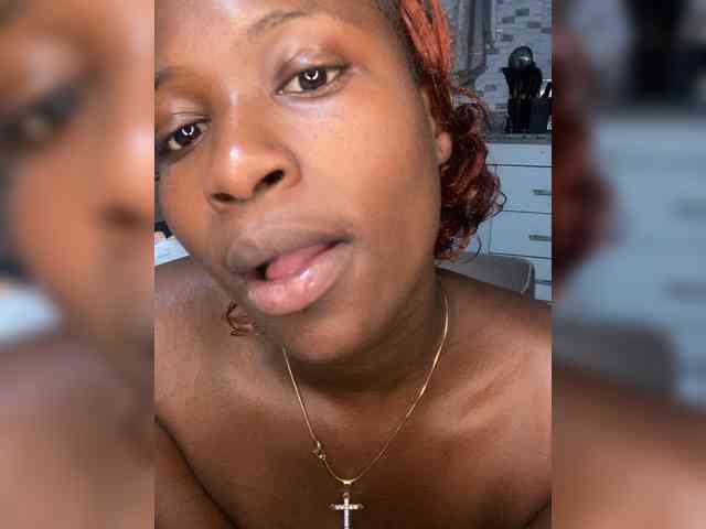 Curvyreen's sex show image