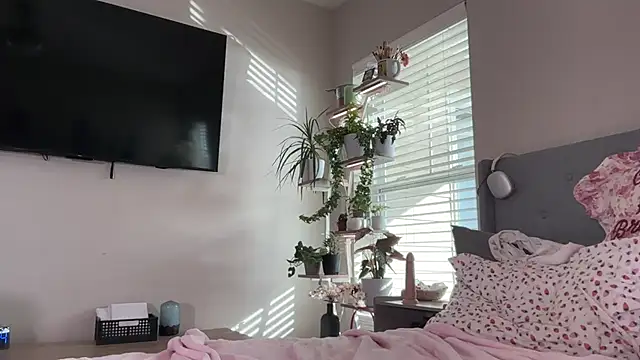 nextdoorlaur's sex show image
