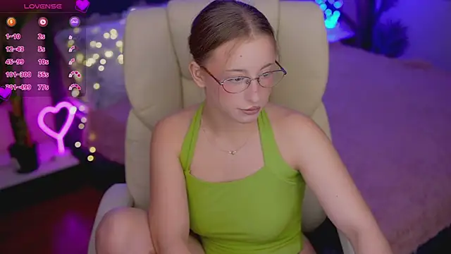 Изображение секс-шоу модели SilverrMoon Изображение секс-шоу модели SilverrMoon