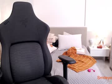 smileyouarehere's sex show image