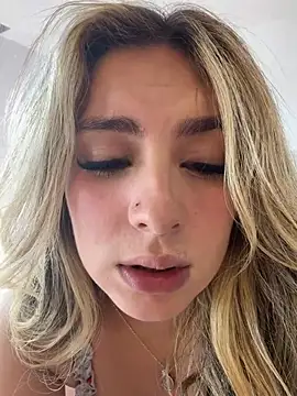 Cloee_Rainbow1's sex show image