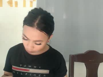 Изображение секс-шоу модели hottiescummerx Изображение секс-шоу модели hottiescummerx