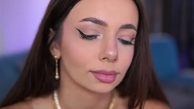 Изображение секс-шоу модели Aisha_Bee