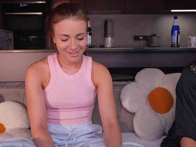 AlexisGrays's sex show image