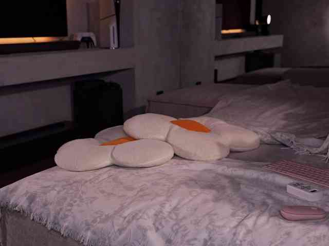 AlexisGrays's sex show image