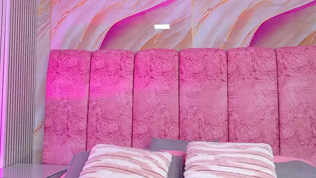 emmacurvy's sex show image